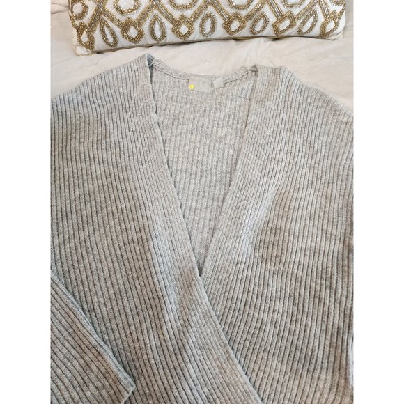 Zella All Day Ribbed Cros Cross faux wrap Light Sweater‎ Grey Size Small - Picture 3 of 9